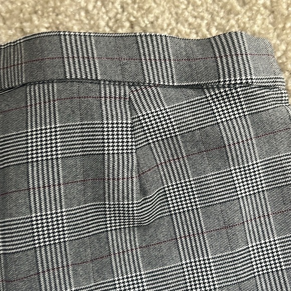 Black/grey/why plaid pants - Picture 3 of 6
